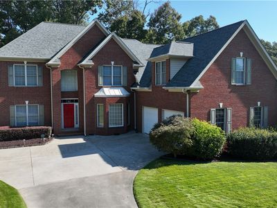 202 Knollwood Dr