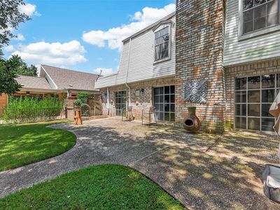 2718 Kissing Camel Ct