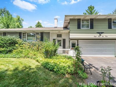 8469 Whispering Pine Ct