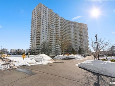 2000 Linwood Ave APT 6E