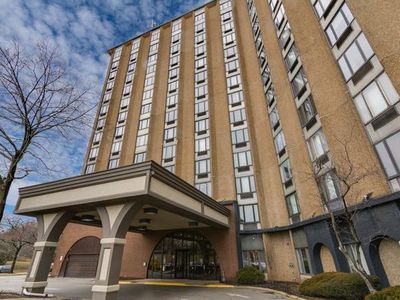 1 Renaissance Pl Unit 511