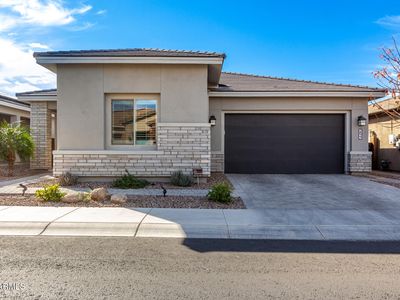 2827 E ROBIN Lane