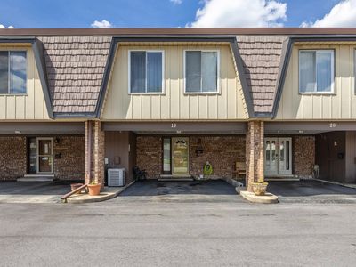 Property at 19 Cour Madeleine, Palos Hills, IL