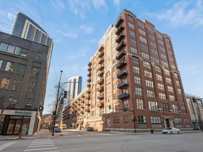 360 W Illinois St APT 9A