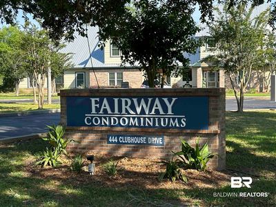 444 Clubhouse Dr APT 3C
