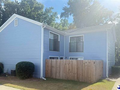 2220 Woodridge Ln APT M