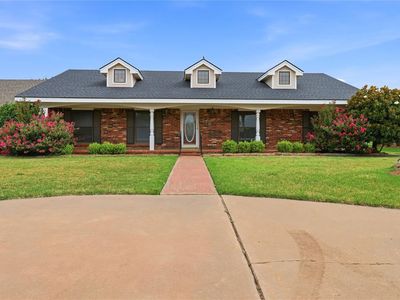 738 N Stadium Dr