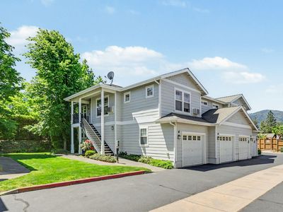 2214 McCall Dr