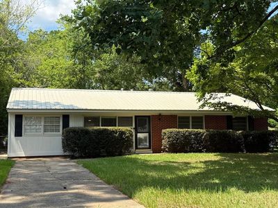 2311 Pembroke Dr