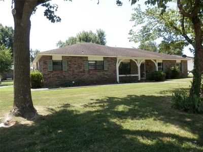 2915 Parkwood Dr