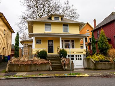 3116 N Vancouver Ave