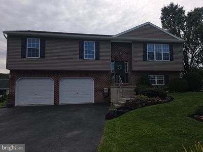 Property at 245 Abbey Dr, Mount Wolf, PA