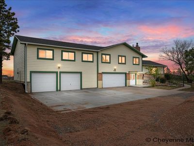 136 E David St