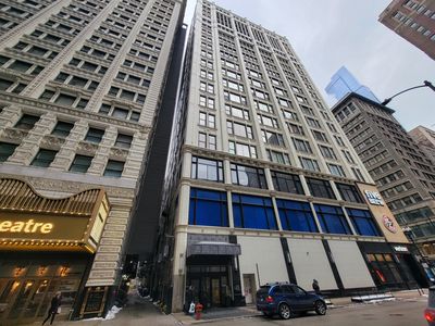 8 W Monroe St APT 1508