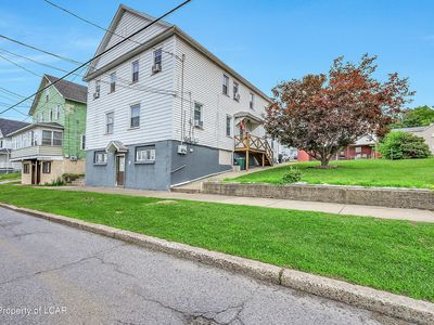 256-260 E Grove St