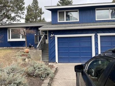 1805 NE Diablo Way