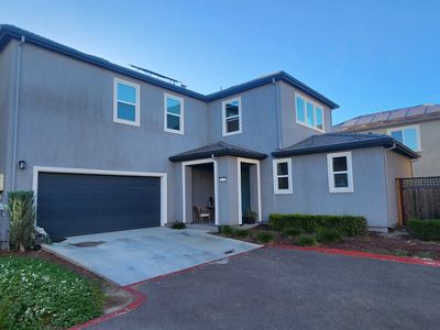 2107 Daimler St