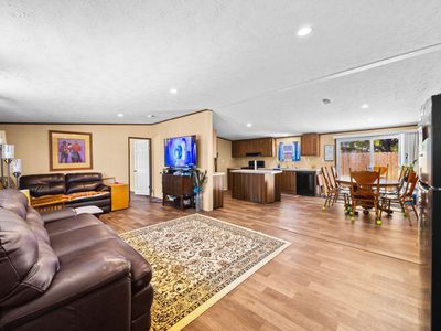 809 Maple Ave