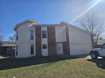 3324 Ash Ln