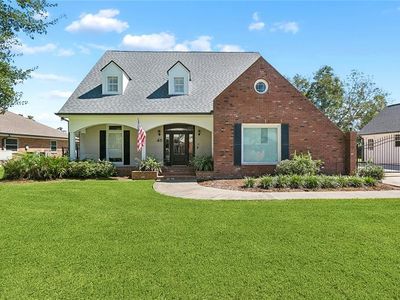 46 Bocage Dr