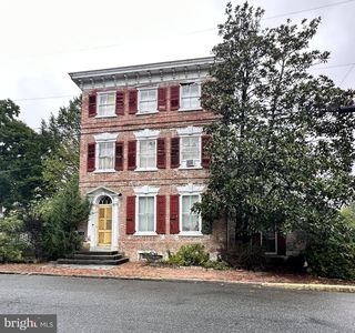 204 W Mount Vernon St