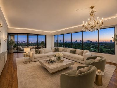 101 Westcott St #1602/03