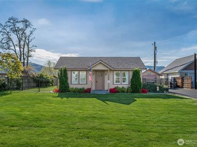 1104 N Baker