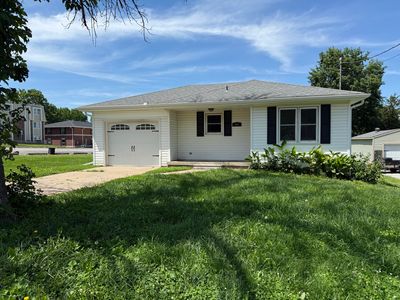 661 E Label St