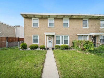 253 W 46th St