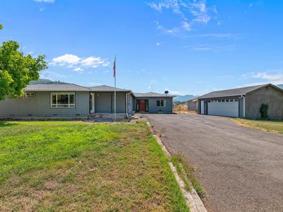 95 Champlin Ln