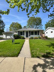 219 River Dr