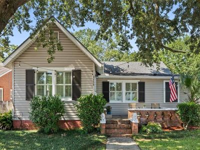 2456 Dauphin St