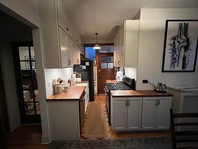 3706 N Lakewood Ave APT 3