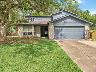 902 Essex Dr