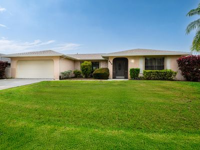 858 SE Roulette Lane