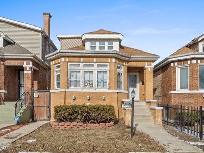 1228 W 96th St