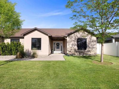 1864 Canyon Trail Way