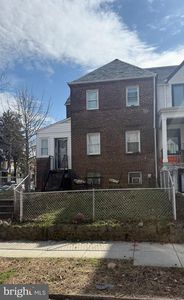 1741 D St NE