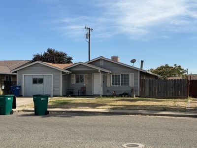 2425 Apache St