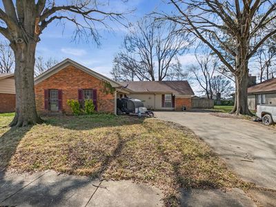 1034 W Roselawn Dr