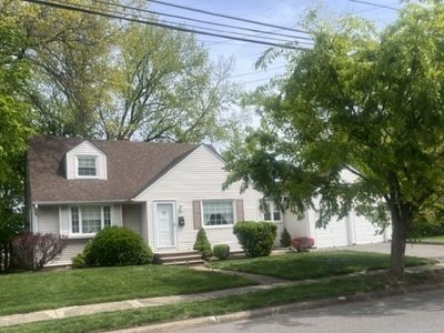 98 Bromley Pl