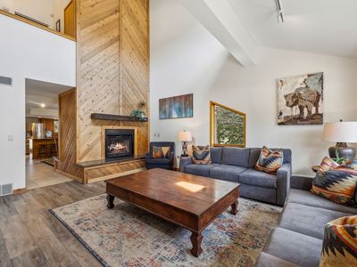 1450 Deer Valley Dr N