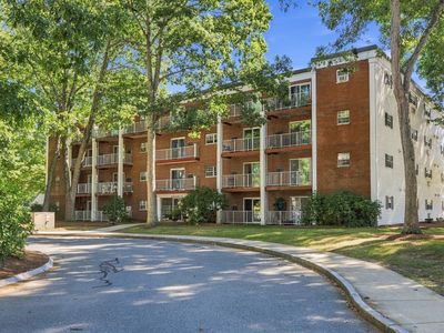 55 Greentree Ln APT 49