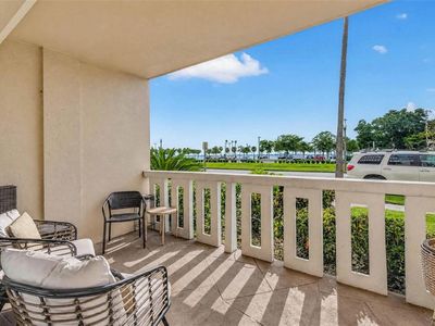 1200 N SHORE DRIVE NE #104