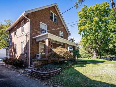 859 College Ave