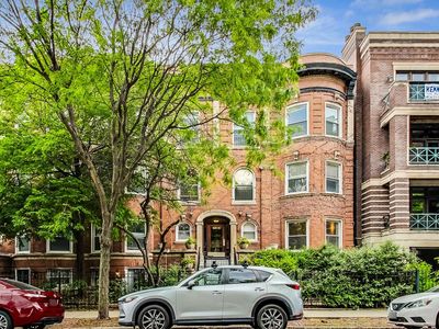 4053 N Sheridan Rd APT 1