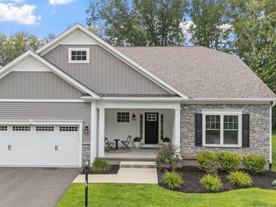 8 Fairway Court