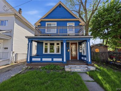 182 Peter St