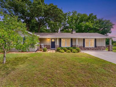 909 Cliff Drive