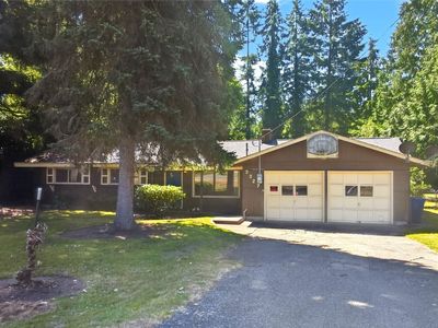 3327 NE 190th Street